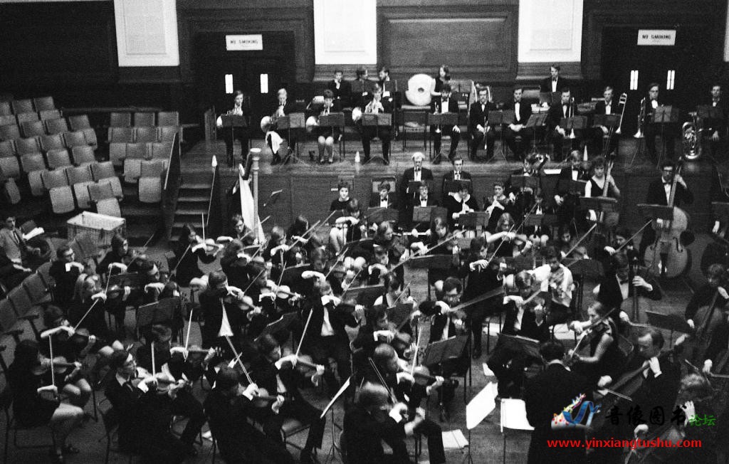 London Symphony Orchestra, circa1968.jpg